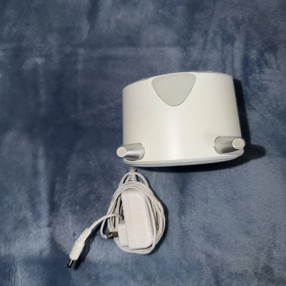 iHome Bluetooth Alarm Clock with Dual USB Charging and‎ Nightlight (White) WORKS